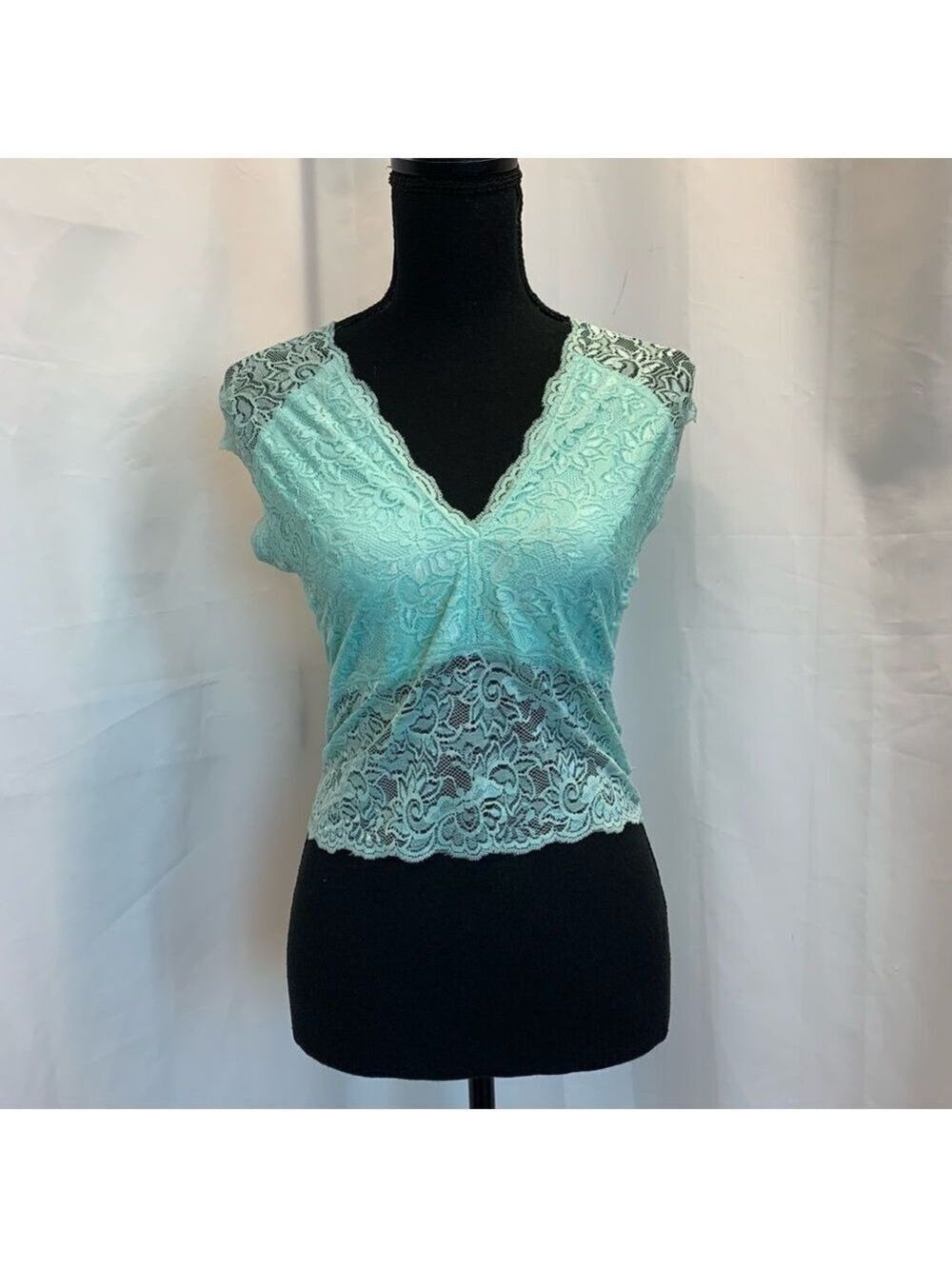 Uk2la blue lace stretchy V-neck sleeveless top crisscross back L clubwear NWOT